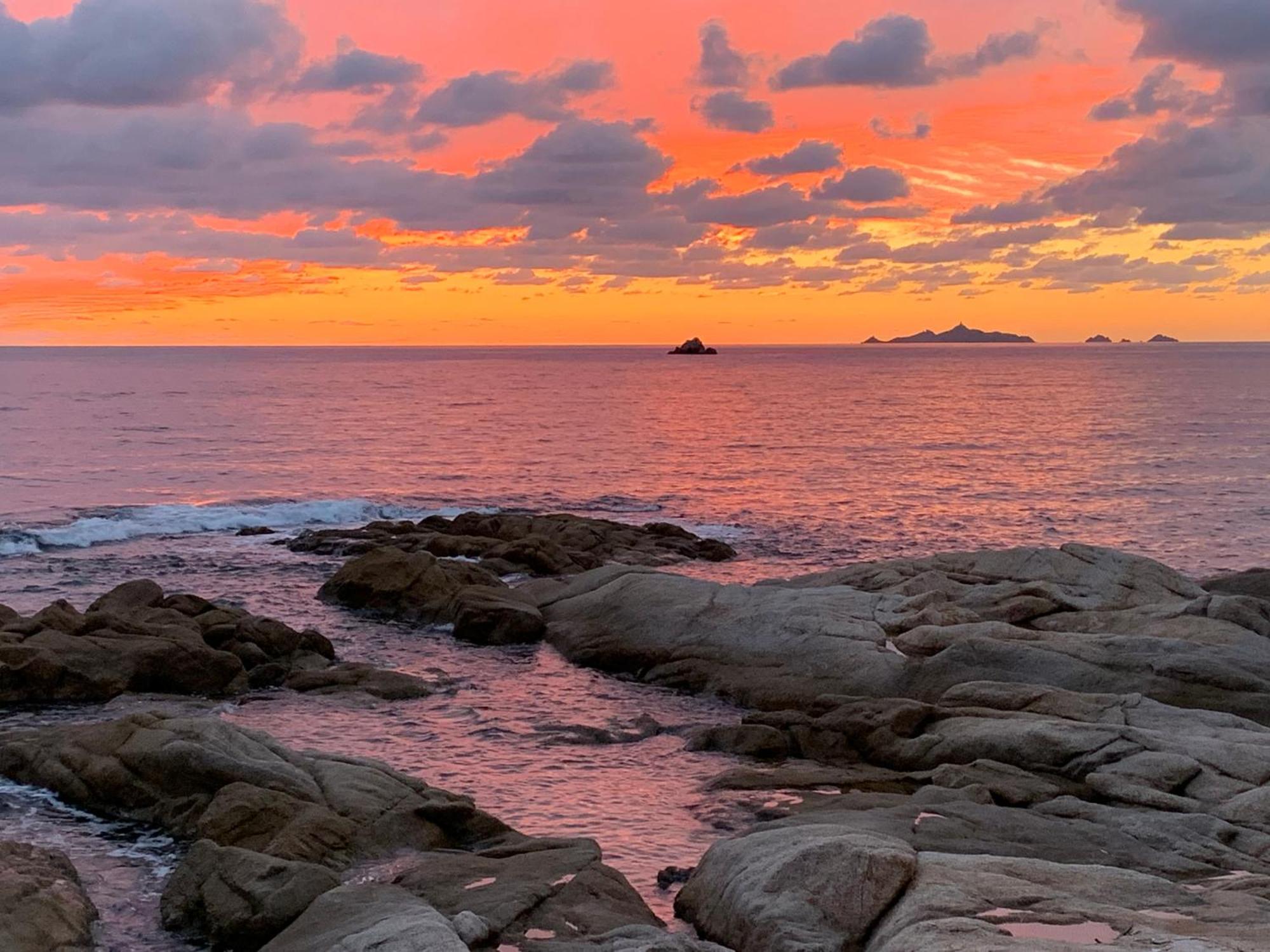 Vakantiehuis Cabanon Sur La Vue Sur Les Sanguinaires Ajaccio (Corsica)